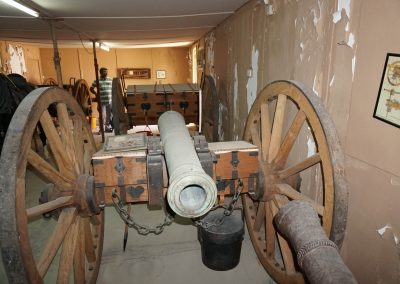 British 6 pdr carriage showing horse bucket