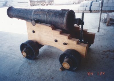 Garrison gun with iron trucks