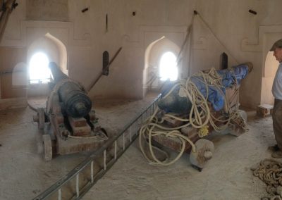 Naval guns at Barka